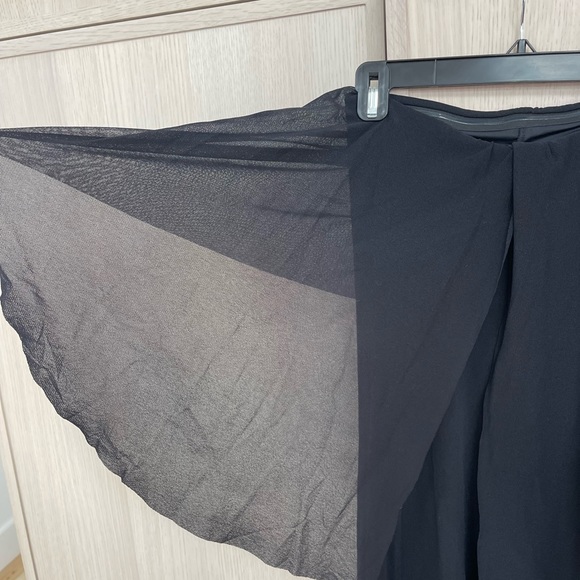 Fuzzi - Picture 2 of 12